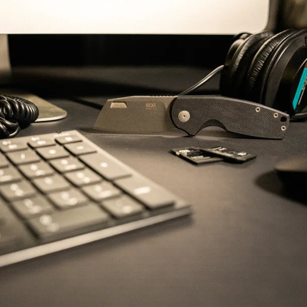 SOG GSMSOG1431257 Stout FLK with 2.4in Cleaver Blade, Black and Stonewash