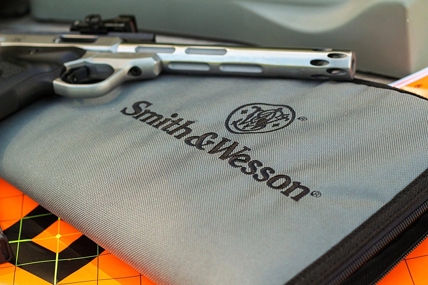 S&W 110019 Defender Pistol Soft Sided Case  Medium